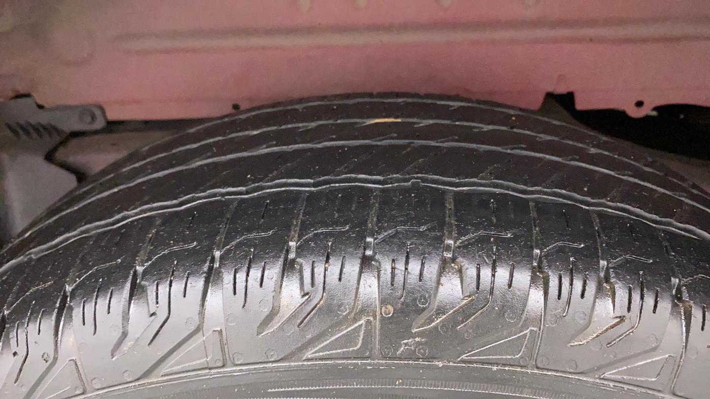 2018 Mahindra Scorpio S5, Diesel, Manual, 95,181 km, Left Rear Tyre Tread