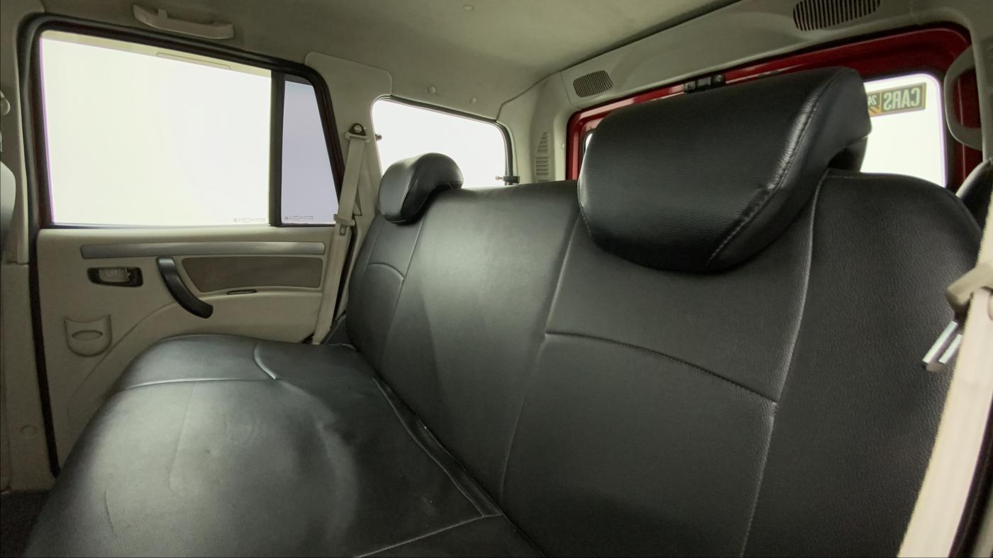 2018 Mahindra Scorpio S5, Diesel, Manual, 95,181 km, Right Side Rear Door Cabin
