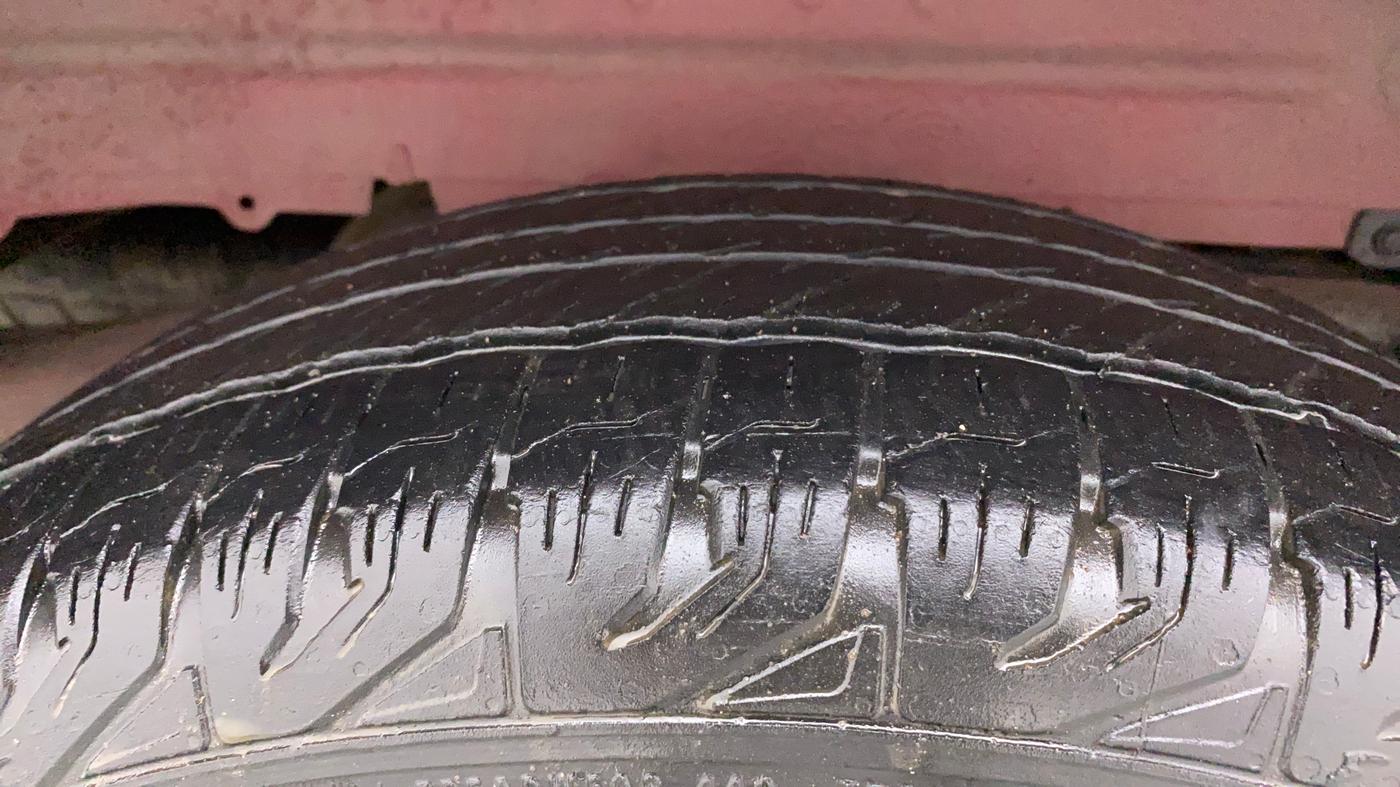 2018 Mahindra Scorpio S5, Diesel, Manual, 95,181 km, Right Rear Tyre Tread