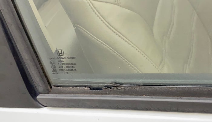 2018 Honda Amaze 1.2L I-VTEC VX, Petrol, Manual, 33,792 km, Driver-side door - Weather strip has minor damage