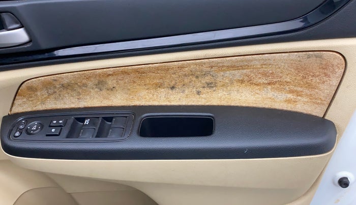 2018 Honda Amaze 1.2L I-VTEC VX, Petrol, Manual, 33,792 km, Driver-side door - Trim has minor damage