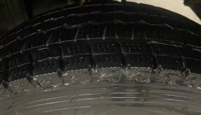 2014 Maruti Alto 800 LXI, Petrol, Manual, 37,386 km, Left Rear Tyre Tread