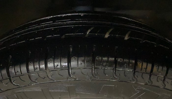 2014 Maruti Alto 800 LXI, Petrol, Manual, 37,386 km, Right Front Tyre Tread