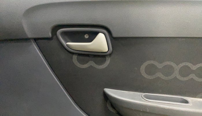 2014 Maruti Alto 800 LXI, Petrol, Manual, 37,386 km, Driver Side Door Panels Control