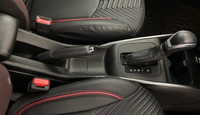 2023 Maruti FRONX ALPHA 1.0L TURBO 6 AT DUAL TONE, Petrol, Automatic, 33,999 km, Gear Lever