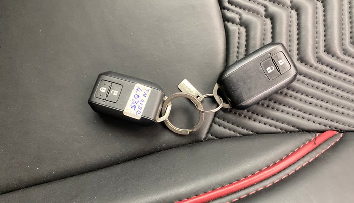 2023 Maruti FRONX ALPHA 1.0L TURBO 6 AT DUAL TONE, Petrol, Automatic, 33,999 km, Key Close Up