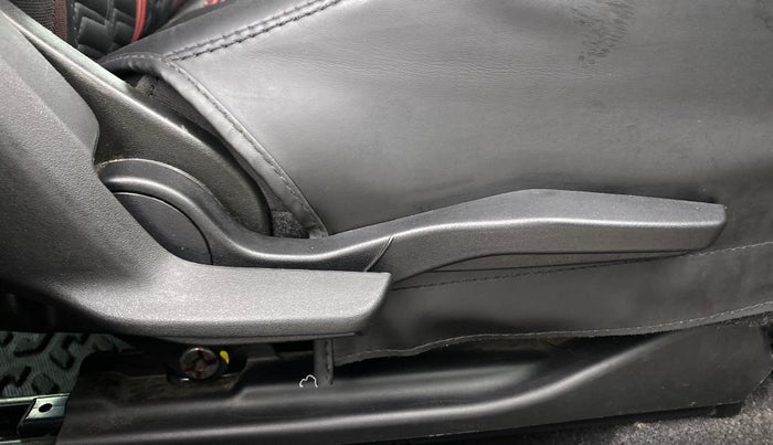 2023 Maruti FRONX ALPHA 1.0L TURBO 6 AT DUAL TONE, Petrol, Automatic, 33,999 km, Driver Side Adjustment Panel