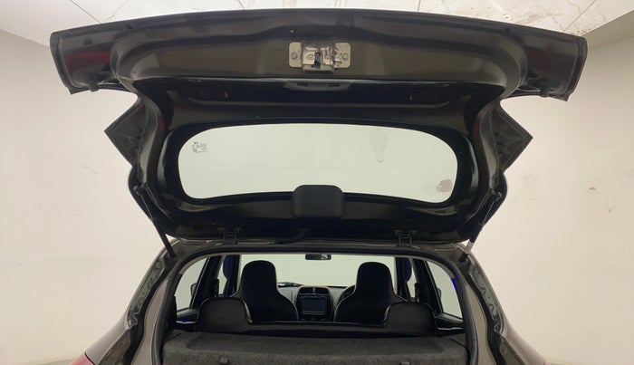2017 Renault Kwid CLIMBER 1.0 AMT, Petrol, Automatic, 67,625 km, Boot Door Open