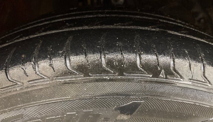 2018 Maruti Swift VDI AMT, Diesel, Automatic, 97,354 km, Right Front Tyre Tread