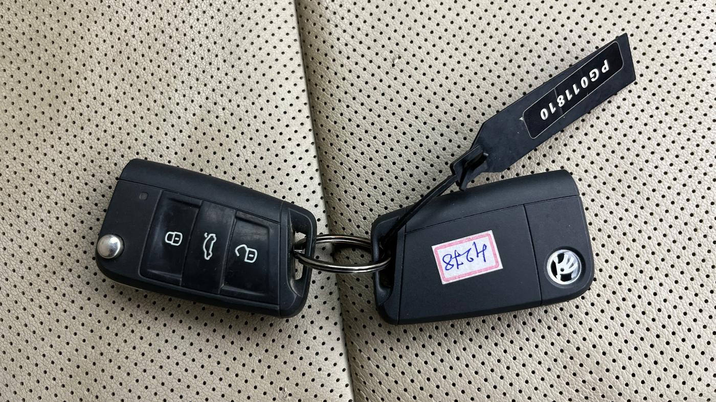 2023 Skoda SLAVIA STYLE 1.5L TSI DSG, Petrol, Automatic, 86,028 km, Key Close Up