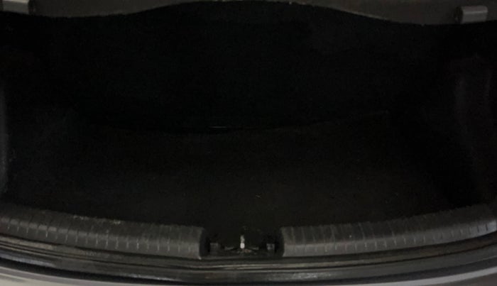 2017 Hyundai Grand i10 MAGNA 1.2 KAPPA VTVT, Petrol, Manual, 87,981 km, Boot Inside