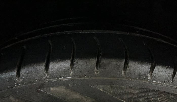 2017 Hyundai Grand i10 MAGNA 1.2 KAPPA VTVT, Petrol, Manual, 87,981 km, Right Front Tyre Tread