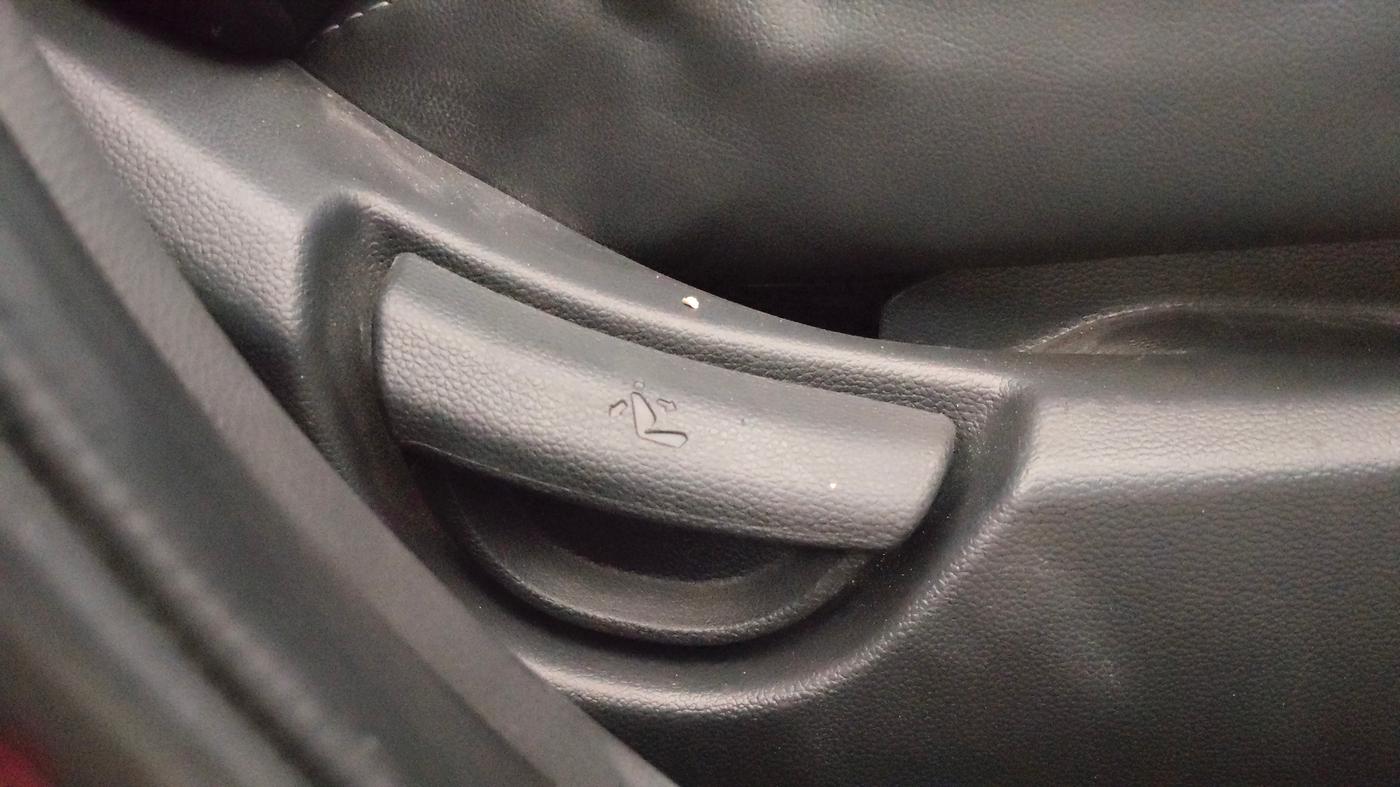 2015 Hyundai Grand i10 ASTA AT 1.2 KAPPA VTVT, Petrol, Automatic, 67,312 km, Driver Side Adjustment Panel