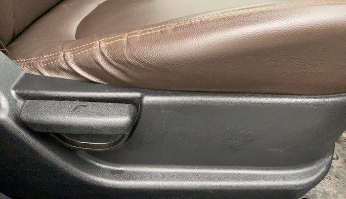 2014 Hyundai i20 SPORTZ 1.2, Petrol, Manual, 72,903 km, Driver Side Adjustment Panel