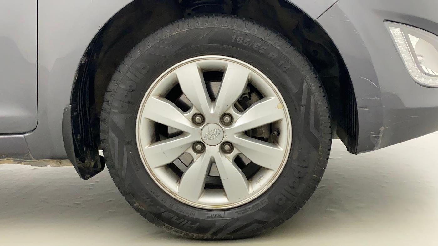 2014 Hyundai i20 SPORTZ 1.2, Petrol, Manual, 72,903 km, Right Front Wheel