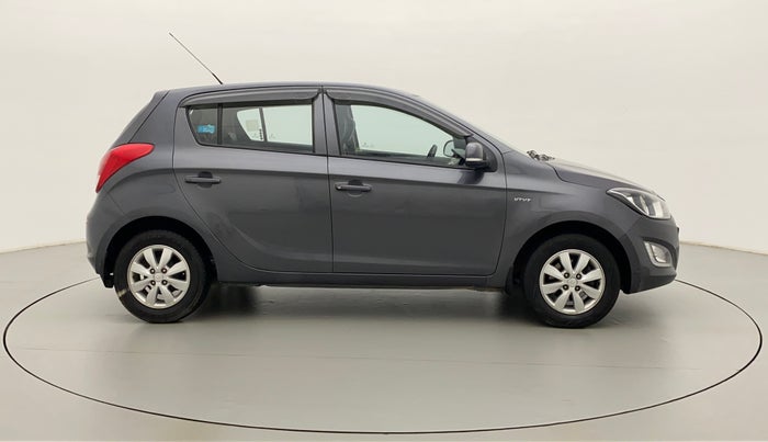 2014 Hyundai i20 SPORTZ 1.2, Petrol, Manual, 72,903 km, Right Side View