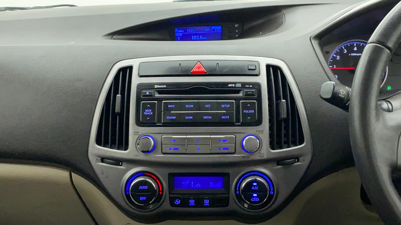 2014 Hyundai i20 SPORTZ 1.2, Petrol, Manual, 72,903 km, Air Conditioner