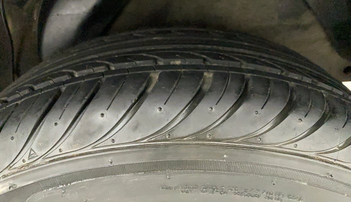 2014 Hyundai i20 SPORTZ 1.2, Petrol, Manual, 72,903 km, Left Rear Tyre Tread