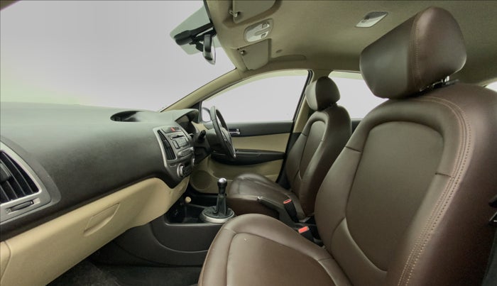 2014 Hyundai i20 SPORTZ 1.2, Petrol, Manual, 72,903 km, Right Side Front Door Cabin