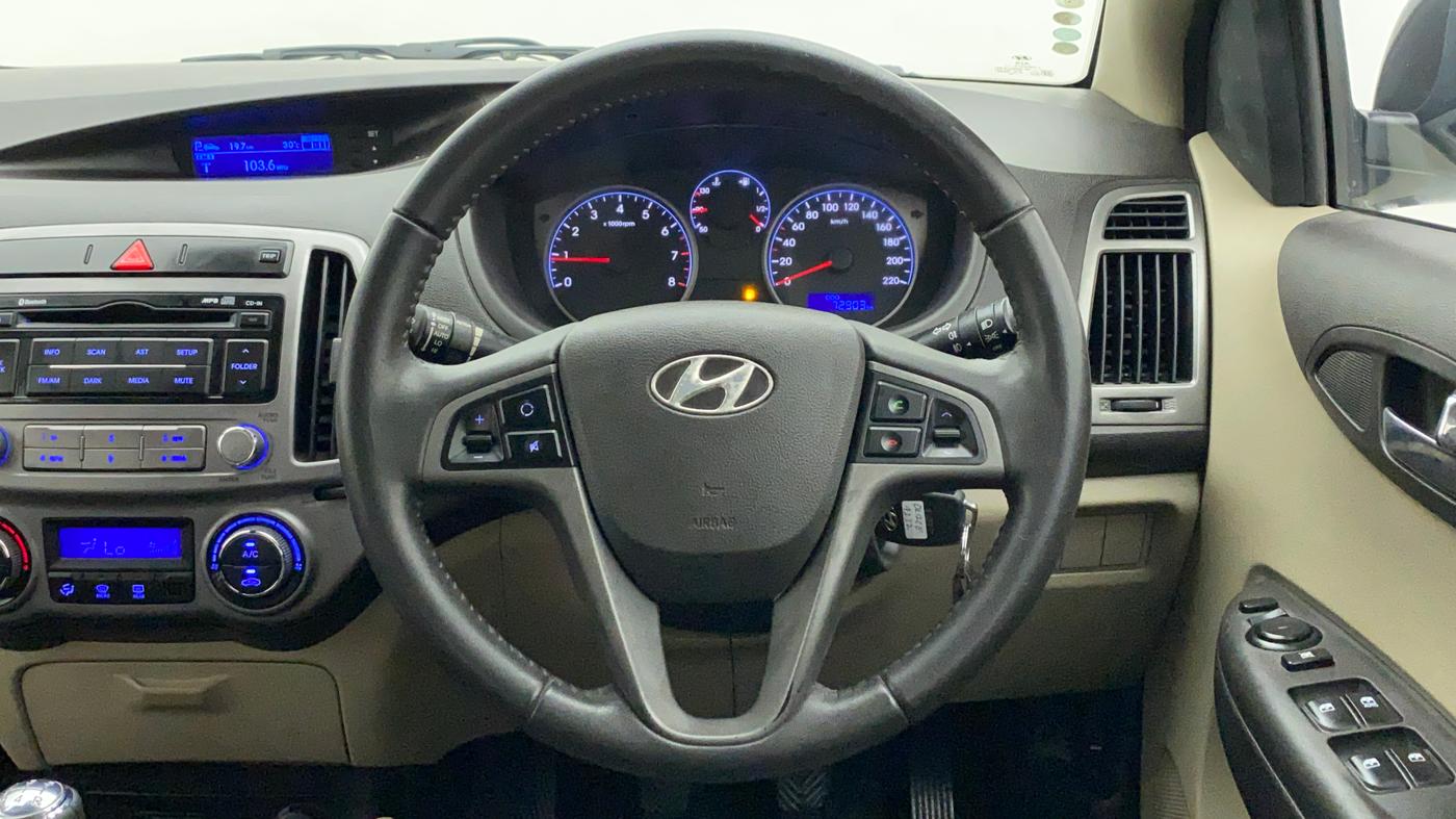 2014 Hyundai i20 SPORTZ 1.2, Petrol, Manual, 72,903 km, Steering Wheel Close Up