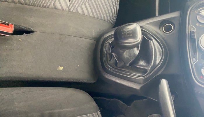 2018 Datsun Go Plus T, Petrol, Manual, 88,699 km, Gear Lever