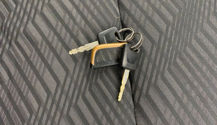 2018 Datsun Go Plus T, Petrol, Manual, 88,699 km, Key Close Up