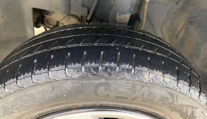 2018 Datsun Go Plus T, Petrol, Manual, 88,699 km, Left Front Tyre Tread