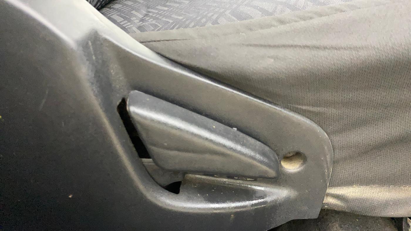 2018 Datsun Go Plus T, Petrol, Manual, 88,699 km, Driver Side Adjustment Panel