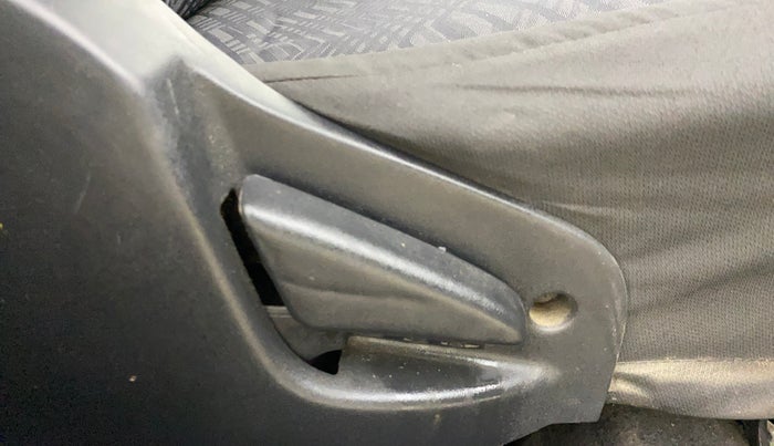 2018 Datsun Go Plus T, Petrol, Manual, 88,699 km, Driver Side Adjustment Panel