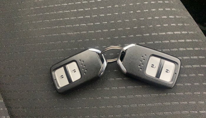 2018 Honda WR-V 1.5L I-DTEC VX MT, Diesel, Manual, 1,09,212 km, Key Close Up