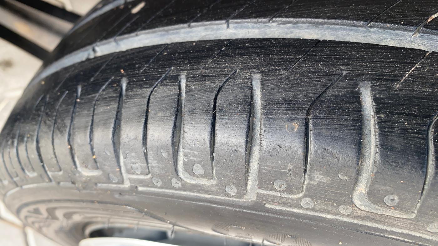 2014 Maruti Wagon R 1.0 VXI, Petrol, Manual, 44,453 km, Left Rear Tyre Tread