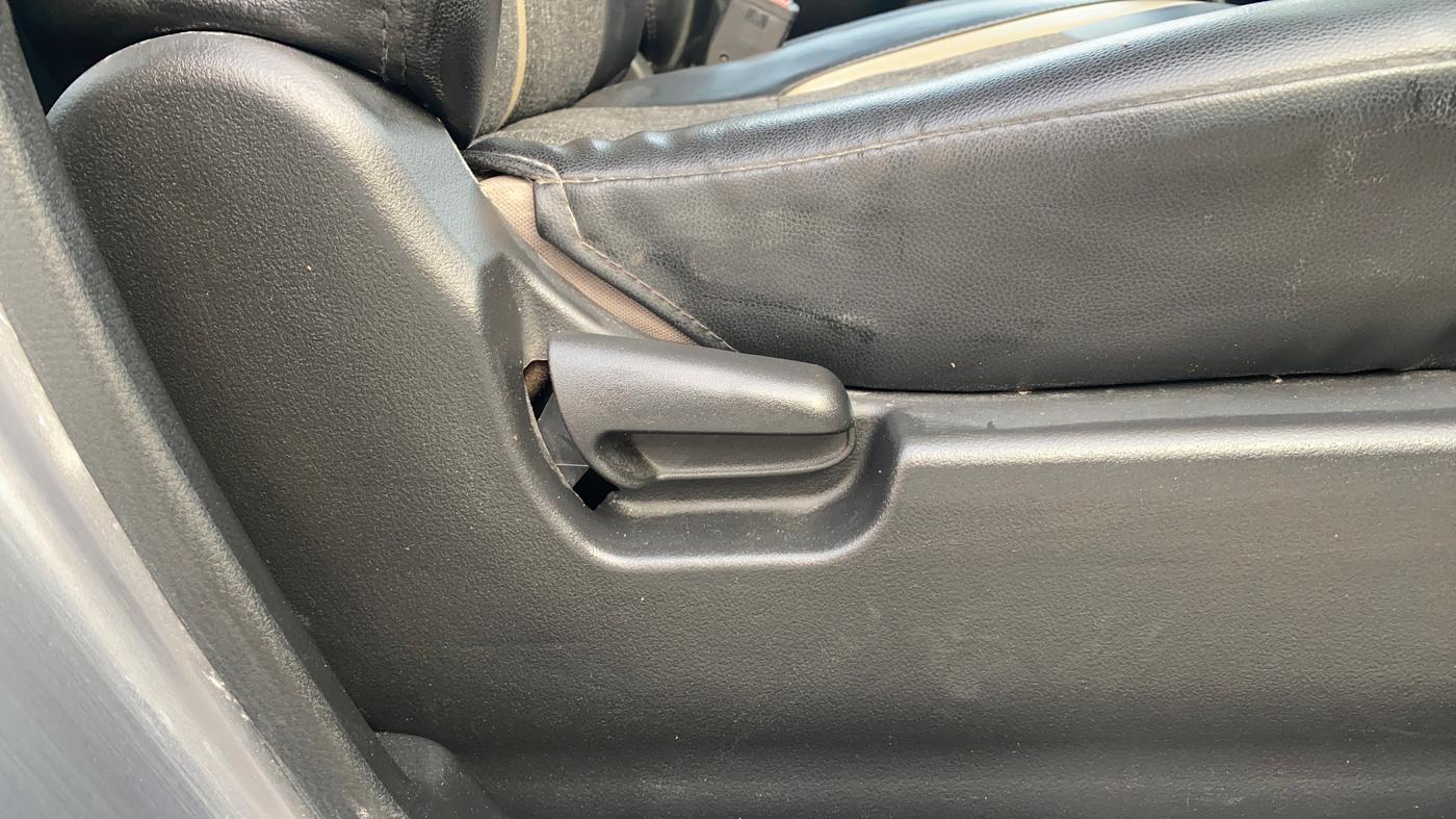 2014 Maruti Wagon R 1.0 VXI, Petrol, Manual, 44,453 km, Driver Side Adjustment Panel