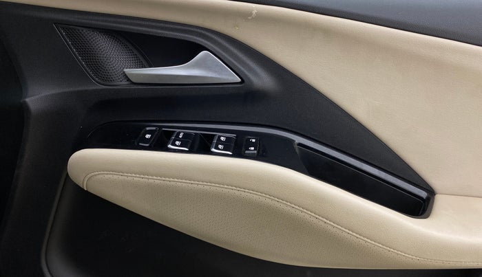 2023 MG HECTOR SMART PRO 2.0 TURBO DIESEL, Diesel, Manual, 34,215 km, Driver Side Door Panels Control