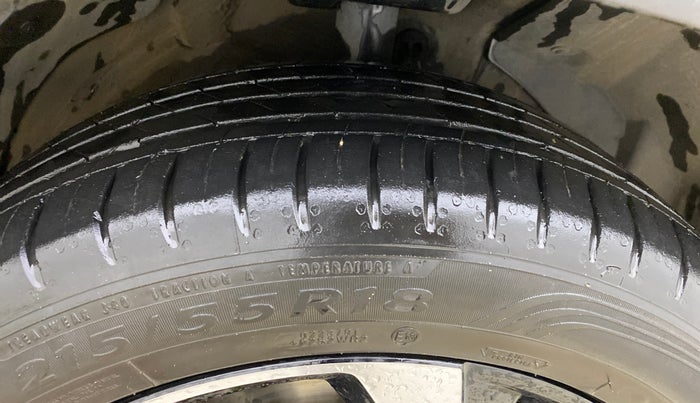 2023 MG HECTOR SMART PRO 2.0 TURBO DIESEL, Diesel, Manual, 34,215 km, Right Front Tyre Tread