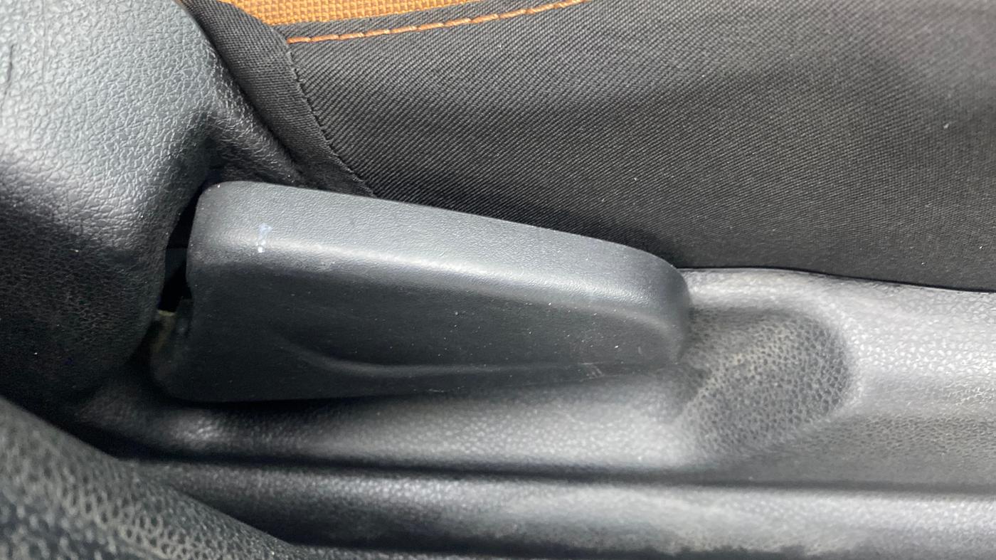 2018 Renault Kwid CLIMBER 1.0, Petrol, Manual, 46,690 km, Driver Side Adjustment Panel