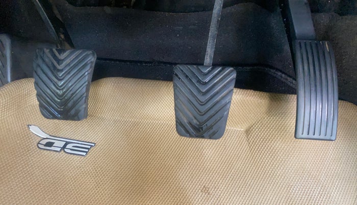 2015 Hyundai Verna FLUIDIC 4S 1.6 VTVT S, Petrol, Manual, 70,903 km, Pedals