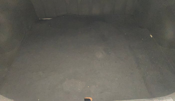 2015 Hyundai Verna FLUIDIC 4S 1.6 VTVT S, Petrol, Manual, 70,903 km, Boot Inside