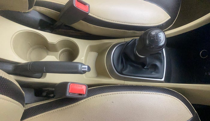 2015 Hyundai Verna FLUIDIC 4S 1.6 VTVT S, Petrol, Manual, 70,903 km, Gear Lever