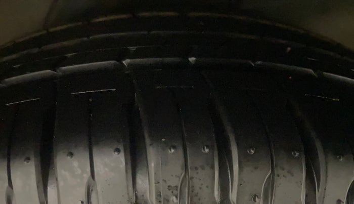 2015 Hyundai Verna FLUIDIC 4S 1.6 VTVT S, Petrol, Manual, 70,903 km, Left Rear Tyre Tread