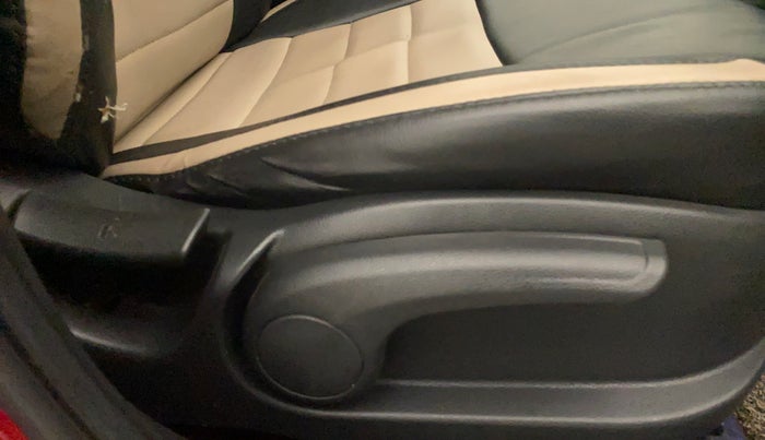 2015 Hyundai Elite i20 SPORTZ 1.2, Petrol, Manual, 52,696 km, Driver Side Adjustment Panel