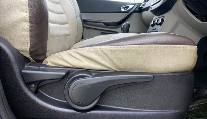 2016 Tata Tiago XZ PETROL, Petrol, Manual, 58,013 km, Driver Side Adjustment Panel