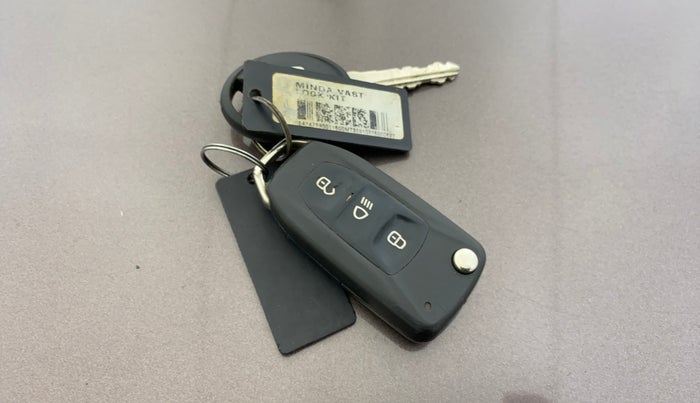 2016 Tata Tiago XZ PETROL, Petrol, Manual, 58,013 km, Key Close Up