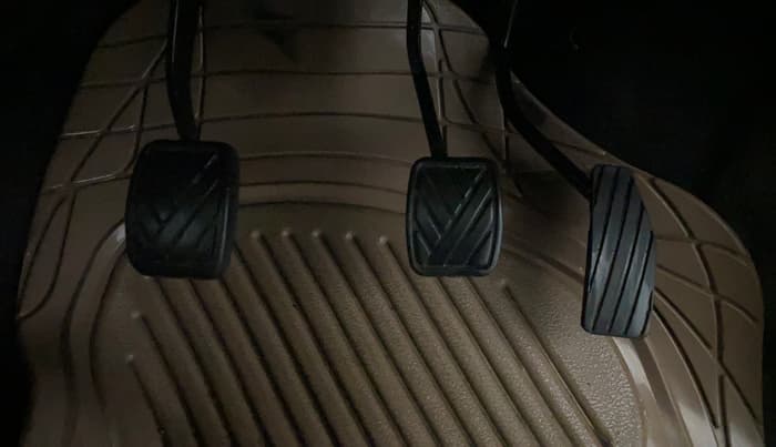 2015 Maruti Wagon R 1.0 VXI, Petrol, Manual, 37,366 km, Pedals