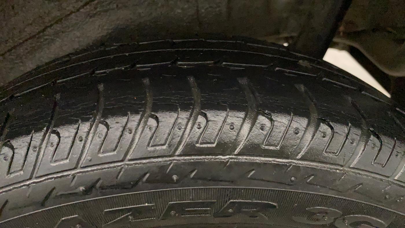 2015 Maruti Wagon R 1.0 VXI, Petrol, Manual, 37,349 km, Left Rear Tyre Tread