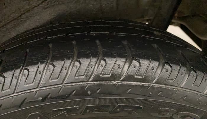 2015 Maruti Wagon R 1.0 VXI, Petrol, Manual, 37,366 km, Left Rear Tyre Tread