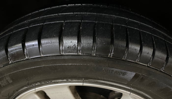 2017 Maruti Alto K10 VXI (O), Petrol, Manual, 60,652 km, Right Front Tyre Tread