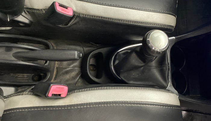 2013 Toyota Etios G, Petrol, Manual, 1,25,001 km, Gear Lever