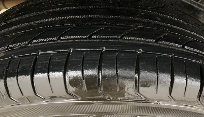 2013 Toyota Etios G, Petrol, Manual, 1,25,001 km, Right Rear Tyre Tread