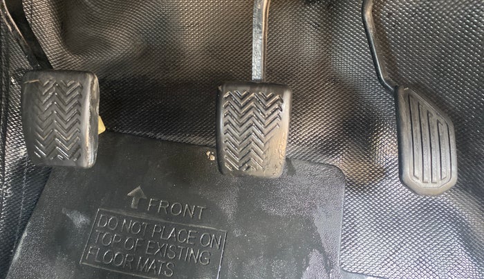 2013 Toyota Etios G, Petrol, Manual, 1,25,001 km, Pedals