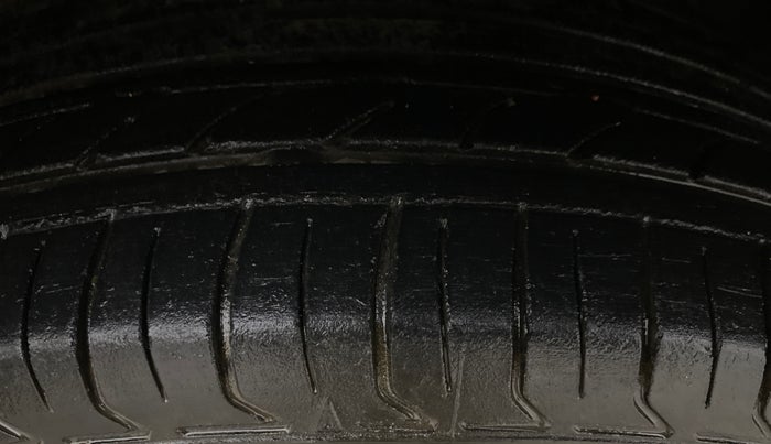 2013 Toyota Etios G, Petrol, Manual, 1,25,001 km, Left Front Tyre Tread